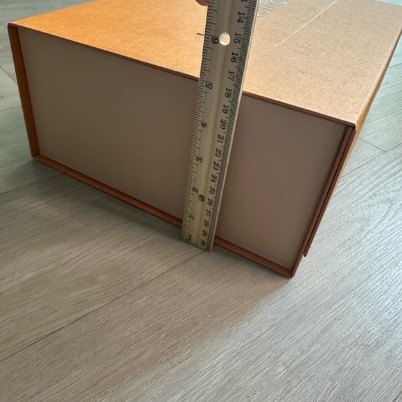 Louis Vuitton gift box - Picture 3 of 8